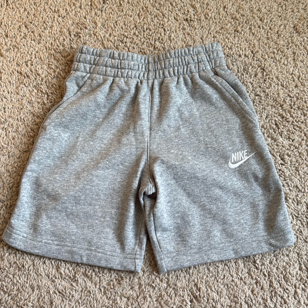 (SOLD) NWT Kids Nike shorts